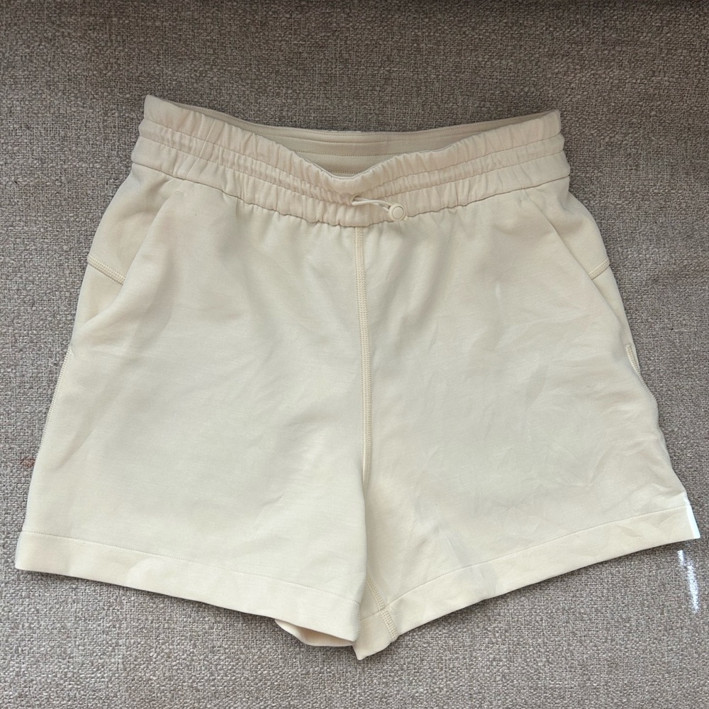 Lululemon Soft Stream High Rise Short 4”